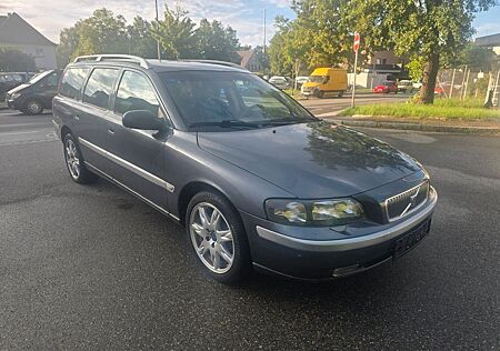 Volvo V70 2.5 T. "Tüv neu + 7-Sitzer + Schalter"
