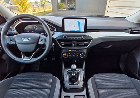 Ford Focus Turnier/Navi/LED/Tempo/Sitzheiz/PDC/1Hand