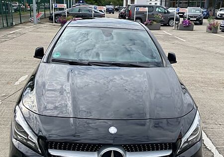 Mercedes-Benz CLA 200 AMG Line AMG Line
