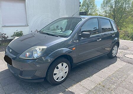 Ford Fiesta 1,3, Fahrtüchtig, Unfallfrei, TÜV 4/26