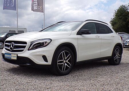 Mercedes-Benz GLA 200 /NAVI/XENON/PDC/KLIMA/PANO-DACH/uvm.