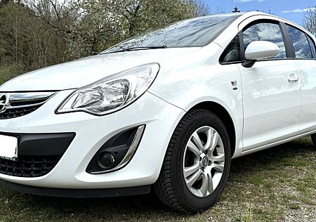 Opel Corsa Sattelite Casablancaweiß, Benzin 1,4l