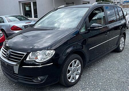 VW Touran Volkswagen Highline Klimaautomatik SHZ Navi EfH PDC