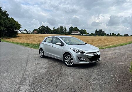 Hyundai i30 1.4, TÜV 05/27, perfektes Anfängerauto