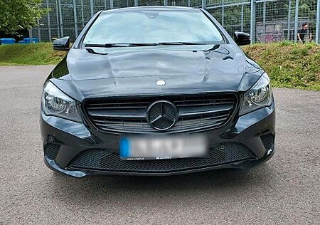 Mercedes-Benz CLA 180 -