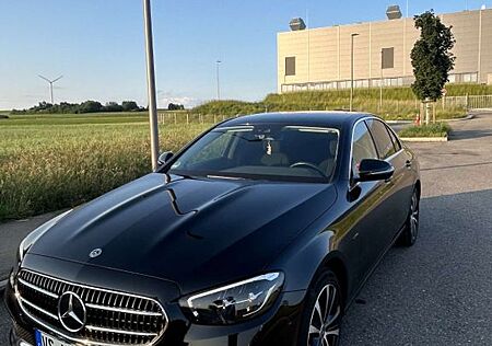 Mercedes-Benz E 300 e Autom. -