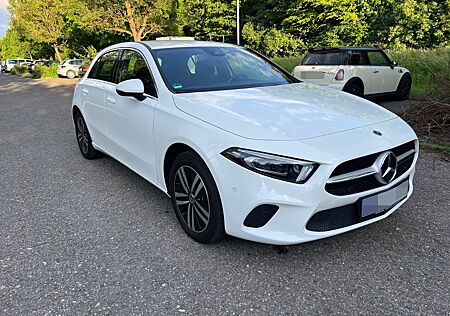 Mercedes-Benz A 250 Mercedes e Plug-in Hybrid | EZ 10/22