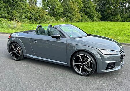 Audi TT Roadster 2.0 TFSI - S-Line nanograu