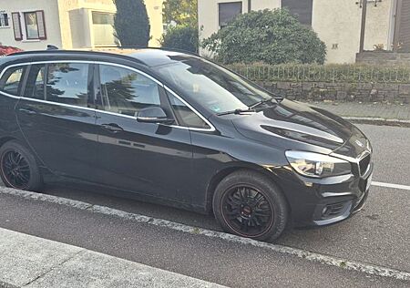 BMW 2er 220 Gran Tourer 220d xDrive Steptronic Advan...