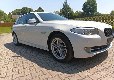 BMW 528i xDrive Touring -