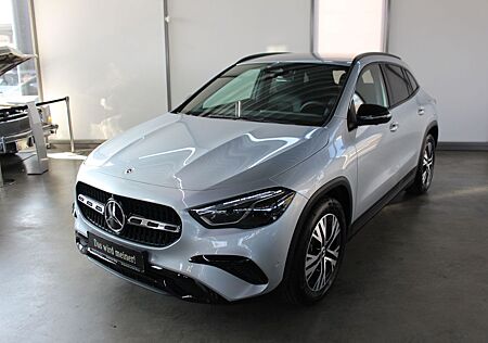 Mercedes-Benz GLA 200 Progressive 360 Kamera AHK Ambiente