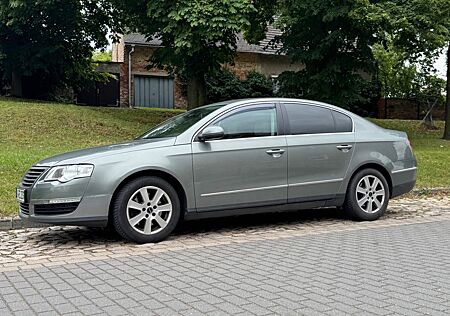 VW Passat Volkswagen 2.0 Tfsi 16V /200Ps Checkheft gepflegt