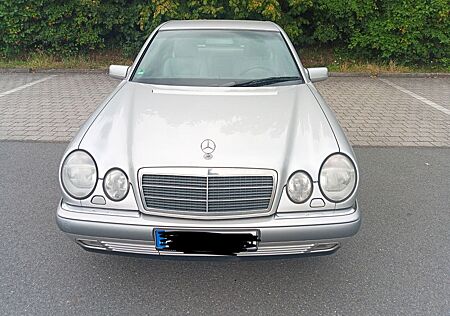 Mercedes-Benz E 320 ELEGANCE Elegance