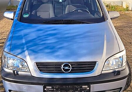 Opel Zafira 2.2 16V Comfort Comfort