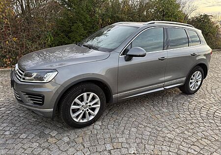 VW Touareg Volkswagen 3.0 V6 TDI R-Line Ausstattung Luftfahrwerk