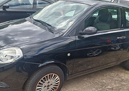 Lancia Ypsilon 1.2 8v