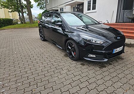 Ford Focus 2,0 EB ST Leder-Exklusiv-Paket Turnier ST