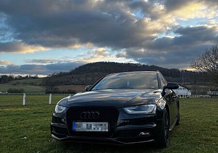 Audi A4 B8 Avant 2.0 TDI quattro S line
