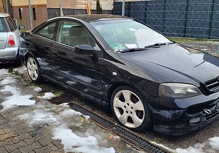 Opel Astra Coupé 2.2 DTI Edition 90 Jahre Bertone