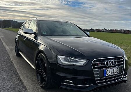 Audi S4 3.0 Exclusive Vollauslastung