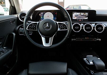 Mercedes-Benz A 250 STYLE Leder KAM MBUX-Advanced STANDH CarPl