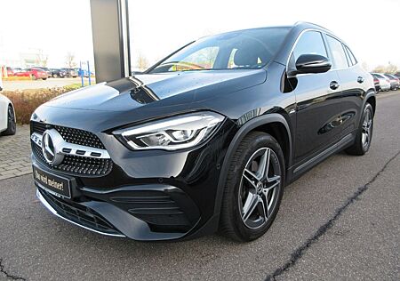 Mercedes-Benz GLA 200 AMG 7G LED Navi Kamera Ambi CarPlay Spur