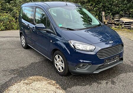 Ford Tourneo Courier Bj. 2018 86000Tkm 1 Hand Super Familienfahrzeug