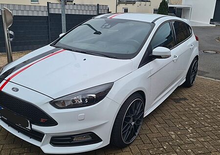 Ford Focus 2,0TDCi ST Leder-Sport-Paket ST