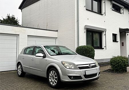 Opel Astra 1.8 H Cosmo/S-Heft/PDC/TÜV NEU/Klima/ALU