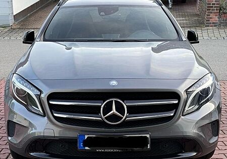 Mercedes-Benz GLA 220 CDI 4MATIC DCT -