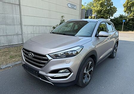 Hyundai Tucson Premium 4WD*1.Hand*R-Kamera*ACC*SpurAss*