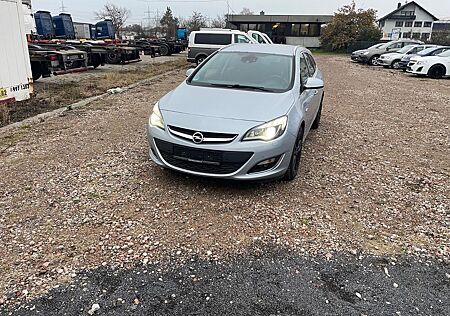 Opel Astra J Sports Tourer Exklusiv