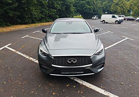 Infiniti Q30 1.5 d Premium 97000 km, Tüv 07.27 Automatik
