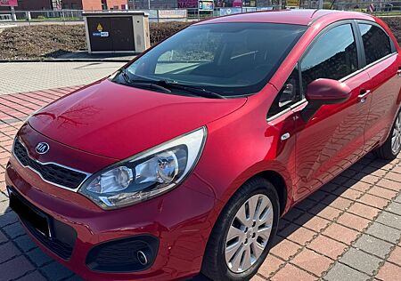 Kia Rio 1.2 | TÜV und BREMSEN NEU inkl. Winterreifen