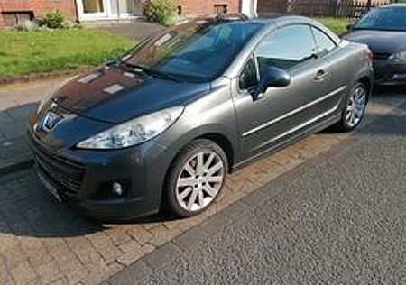 Peugeot 207 CC Platinum 120 , Leder. Klimaautomatik