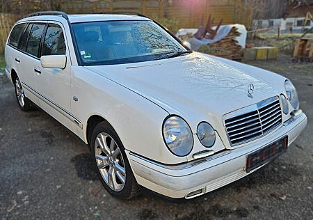 Mercedes-Benz E 220 CDI T ELEGANCE Elegance