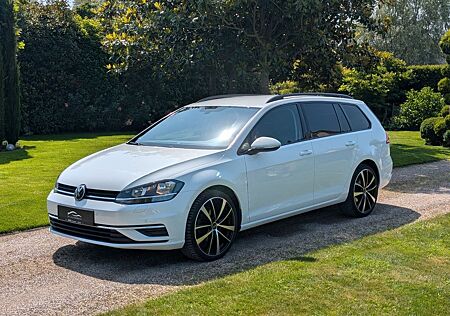 VW Golf Volkswagen Comfortline, großes Navi,Scheckheftgepflegt
