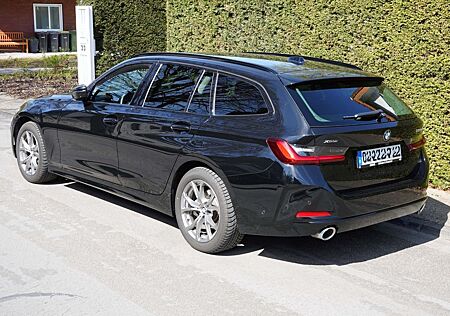 BMW 320d xDrive Touring, Leder, 8-Fach, kein Mietw.