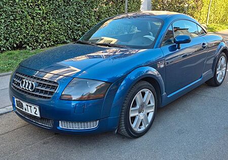 Audi TT QUATTRO Coupe 1.8T 132 kW BOSE Liebhaberauto