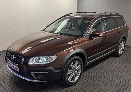 Volvo XC 70 XC70 Summum 4x4+ACC+Bi-Xenon+Navi+Pano+Keyless