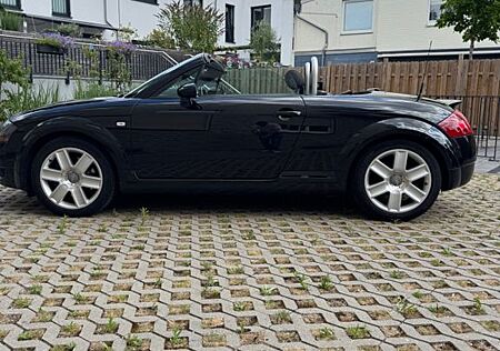Audi TT Roadster 1.8T quattro 132 kW -