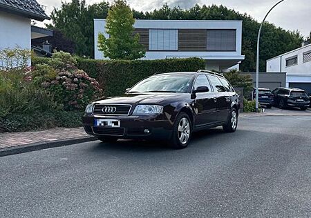 Audi A6 2.7 T tiptronic quattro Avant - 1. Hand