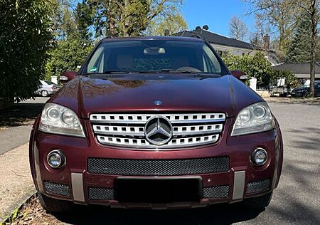 Mercedes-Benz ML 500 4MATIC -