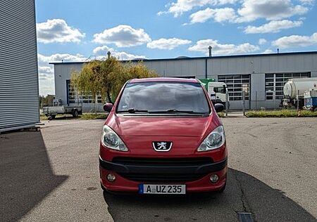 Peugeot 1007 TÜV NEU
