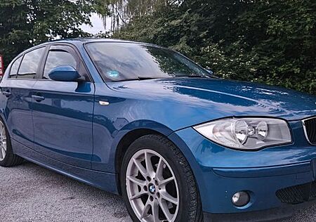 BMW 118d - 1 er in blau 122 PS