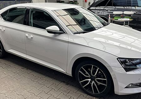 Skoda Superb Lim 1. Hand sehr gepflegt