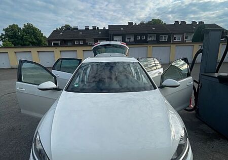 VW Golf Volkswagen 1.4 TSI 90kW DSG BMT CUP CUP