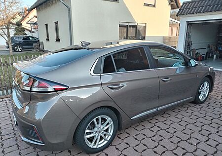 Hyundai Ioniq 1.6l GDi PLUG-IN HYBRID -