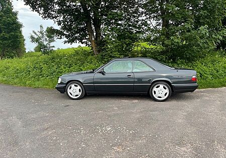 Mercedes-Benz E 320 Coupe Autom. 5-Gang Scheckheft el.SHD