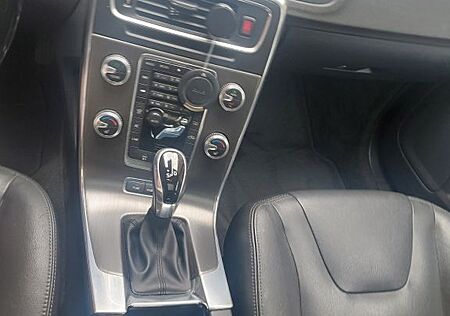 Volvo V60 D6 TWIN ENGINE Plug-in-Hybrid Summum Summum